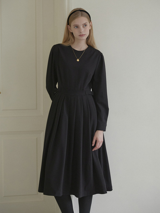 Round Belted Pleats Dress - Black