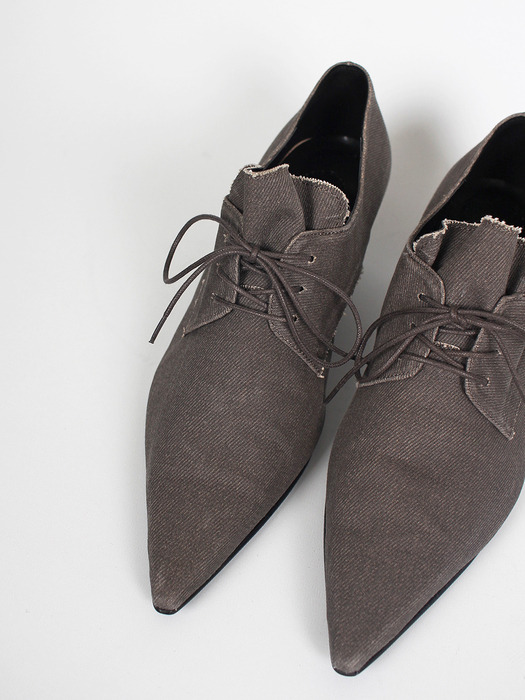[VT x Fq] Point toe wrinkle loafers_charcoal