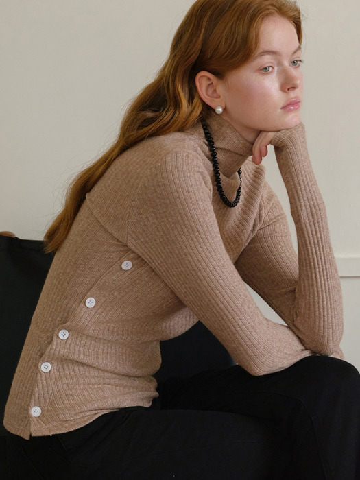 Cest_Side open button knitted top_BEIGE