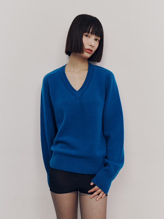 Signature V-neck Pullover (Blue)