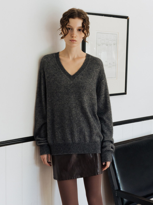 룬데토른 브이넥 라쿤 니트 (Red/Charcoal)