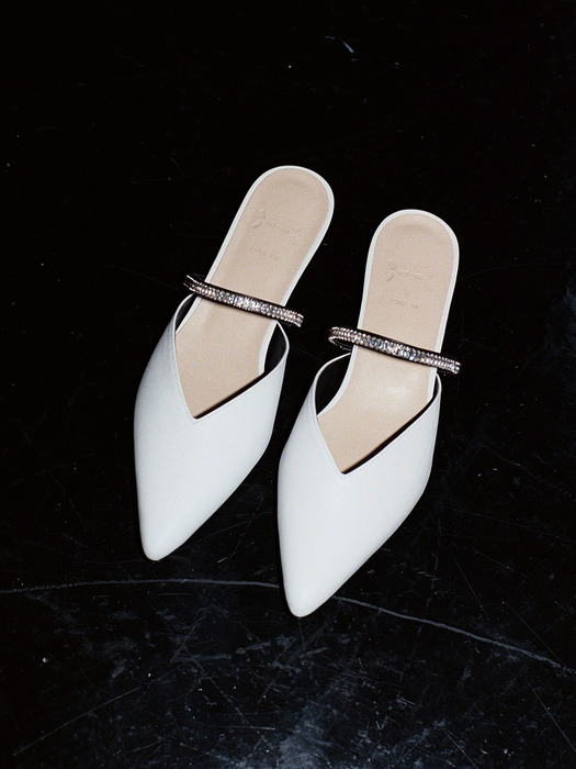 Y.00 Crystal Cubic Choker Mules / YY20S-S39 WHITE