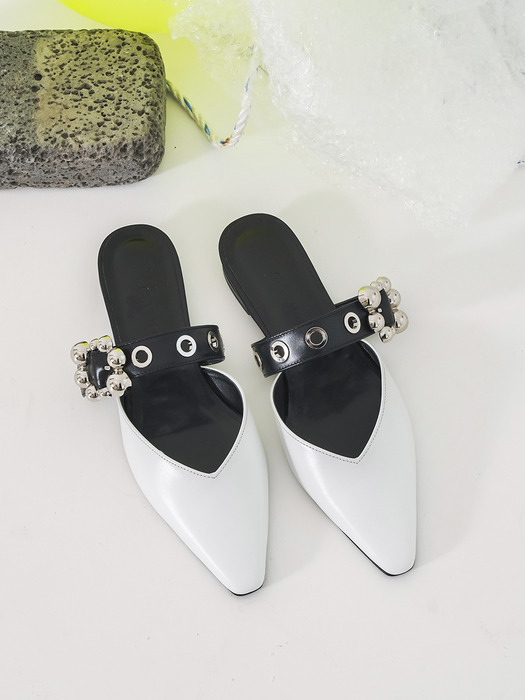 Buckle Strapped Flat Mule_White & Black