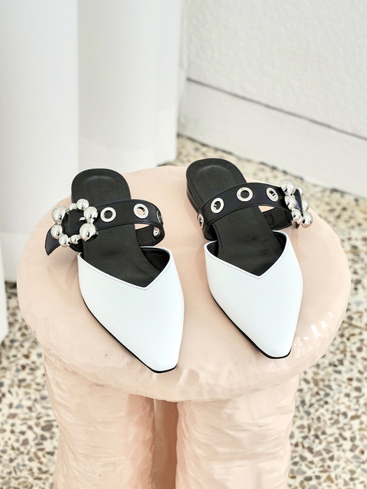 Buckle Strapped Flat Mule_White & Black