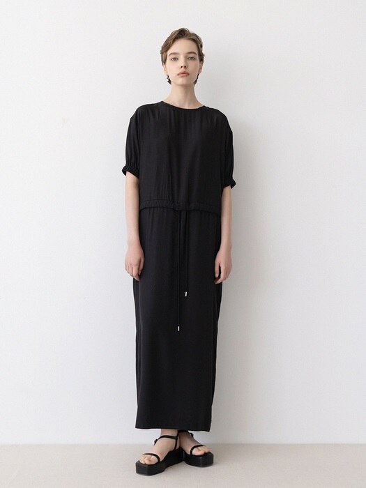loose-fit sting onepiece (black)