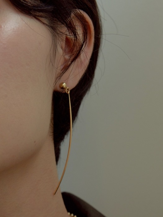 light round earring-gold