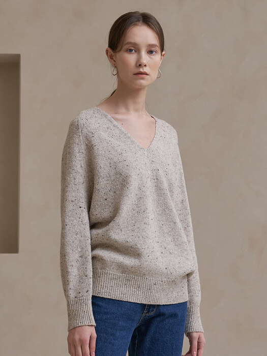Lambswool V-neck Knit