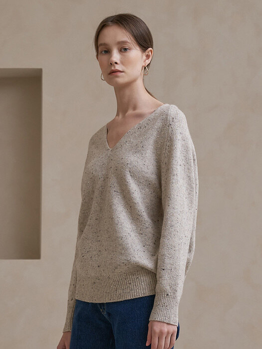 Lambswool V-neck Knit