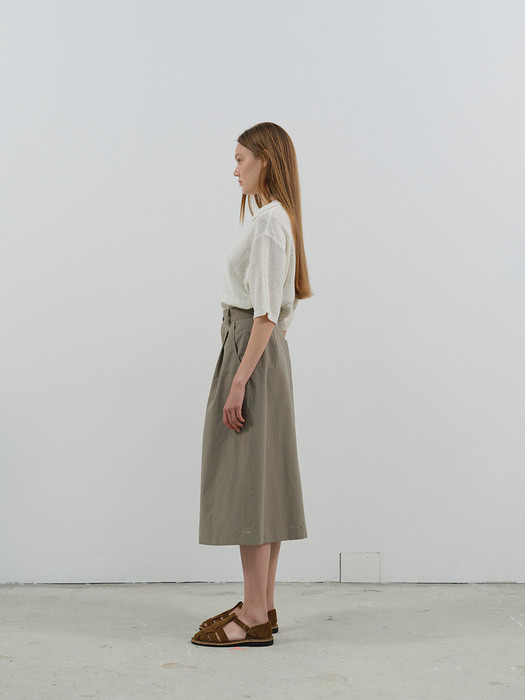 pleated mid skirt (khaki)