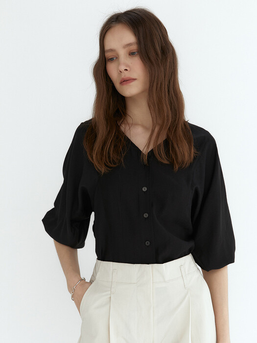 V-neck line blouse (black)
