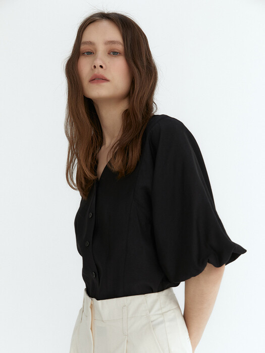 V-neck line blouse (black)