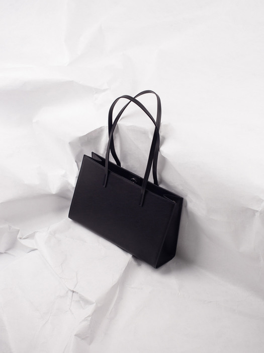 Minimal leather Shoulder Bag Black