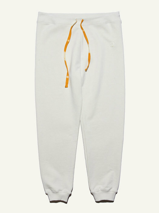 HAMPTON CREAM AIMONS PEACH HEART EMBROIDERY SWEAT PANTS