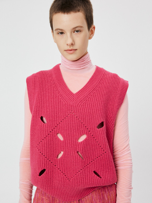 Argyle Hole Knit Vest / Deep Pink