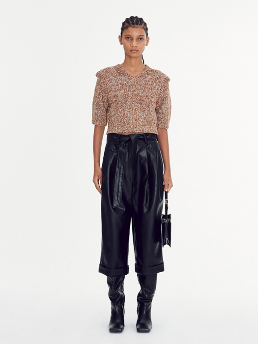 FAUX-LEATHER BELTED BERMUDA PANTS (BLACK)
