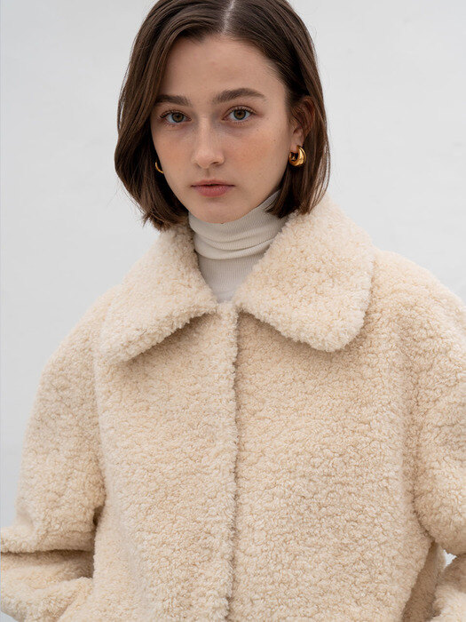 Wide Collar eco-shearing jacket in ivory