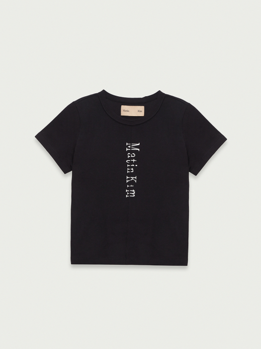 PINTUCK LOGO CROP TOP IN BLACK