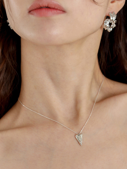 Petit heart necklace