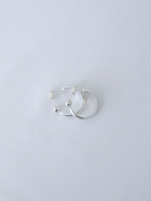 ball curved earring