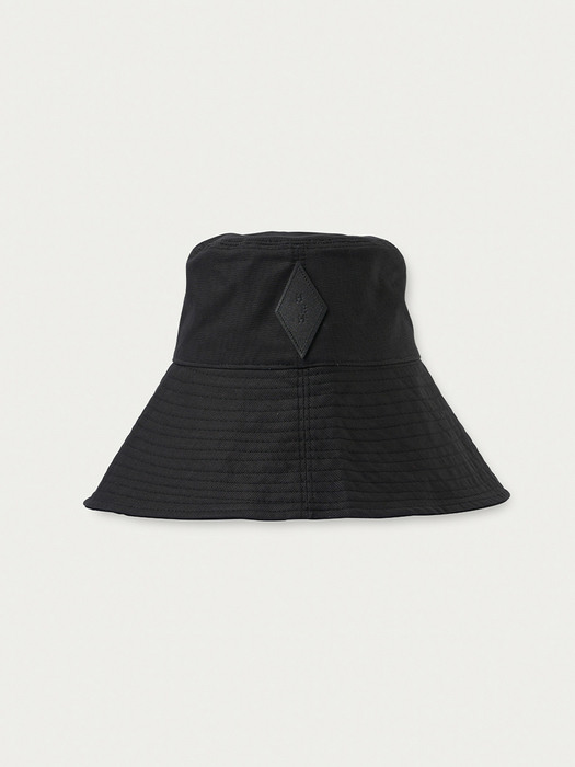 Bucket hat in black cotton