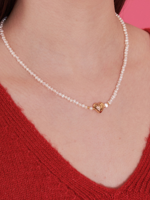 Gold heart shell necklace