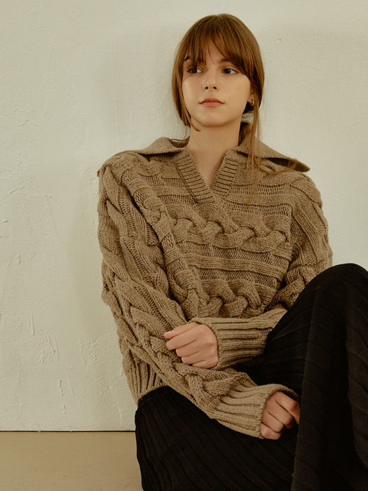 Cable open collar knit (brown)