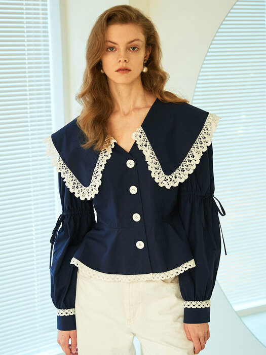 BIG COLLAR LACE BLOUSE - NAVY