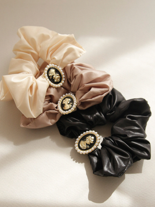 Cameo Pendant Silk Hair Scrunchies H0977