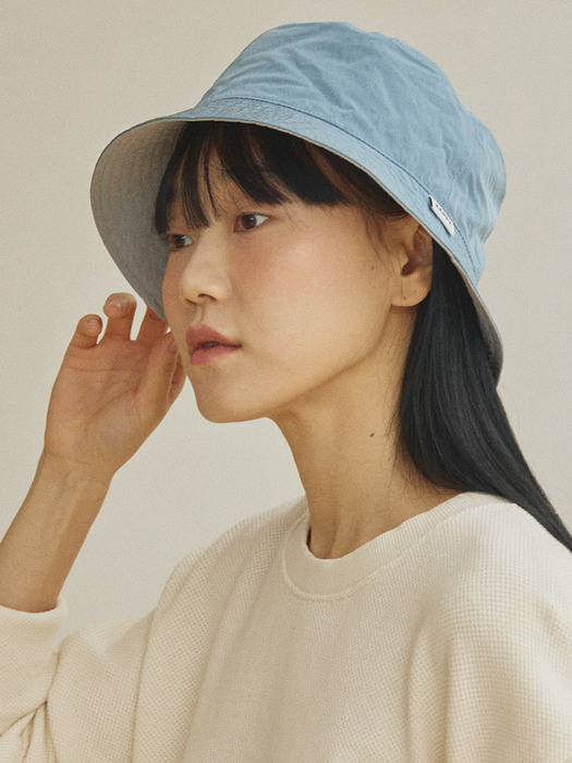 REVERSIBLE BUCKET HAT BLUE GRAY