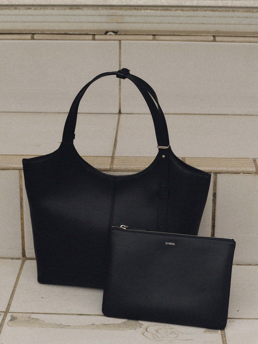 90 Veneta Bag Medium Black