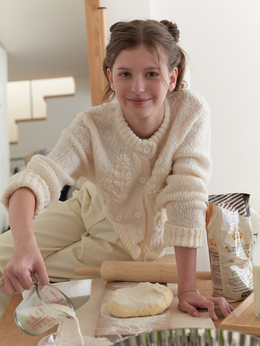 Marshmallow knit cardigan (ivory)