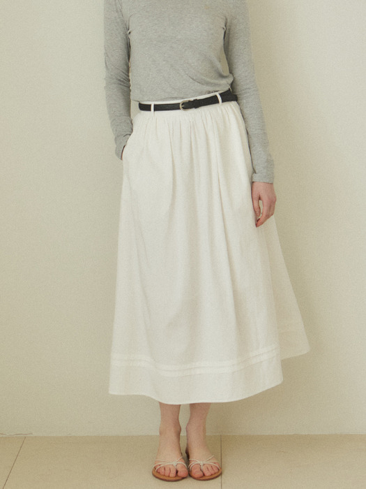 Pintuck Shirring Long Skirt - White