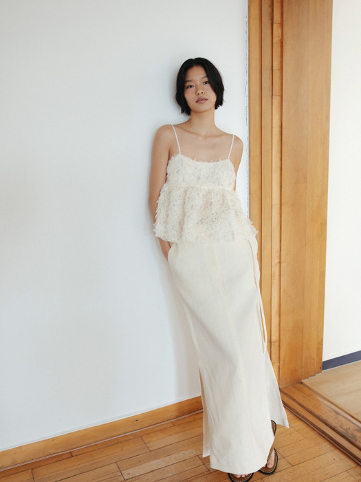 [단독] Feather lace sleeveless top (ivory / black)