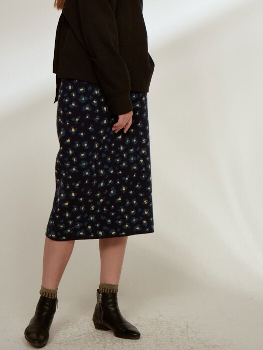 Clo Ava leopard H-line skirt