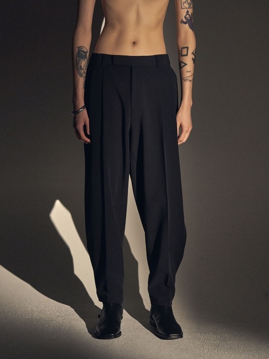 Two-Tuck Wide Pants