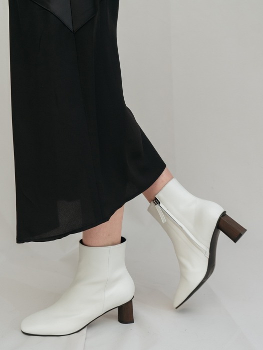 SQUARE ANKLE BOOTS D9F05WT