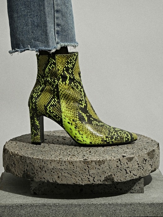 1242 Dewellin Slim Ankle Boots-neon lime python