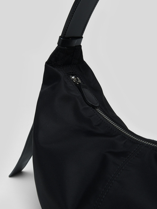 [단독]HT nylon shoulder bag (Black)