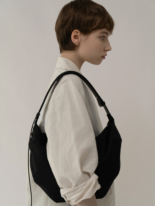 [단독]HT nylon shoulder bag (Black)