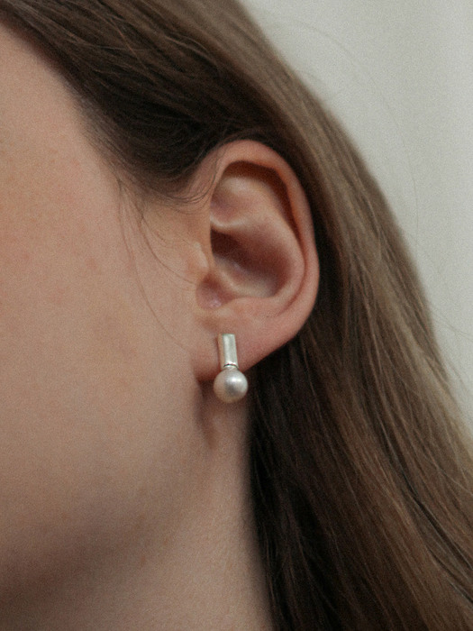 Tiny Valentine Pearl Earring Ver. 1