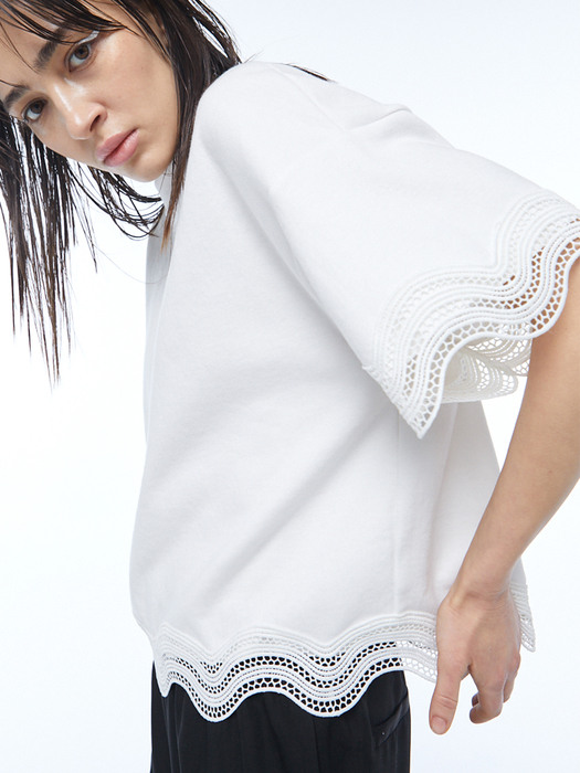 Wave Lace Crop T-Shirt in off White