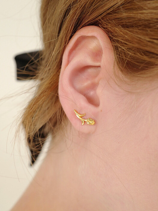 mini tulip earring