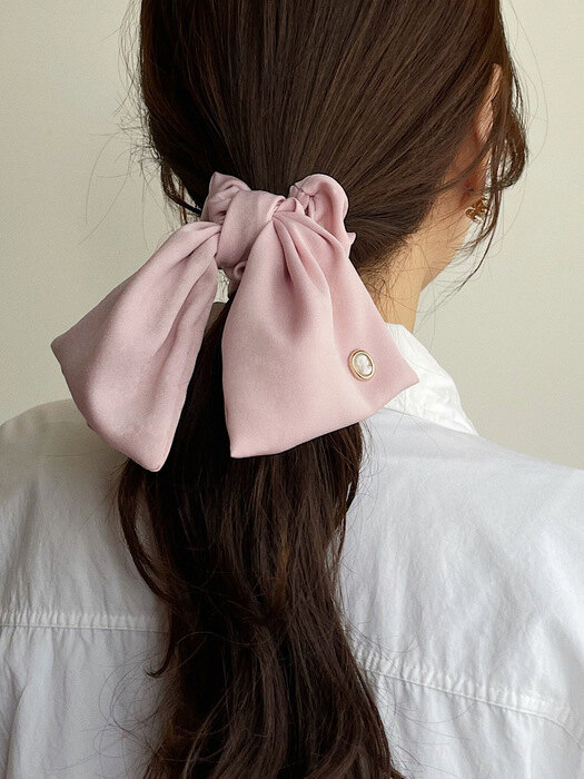 [단독]Vintage Mood Cameo Satin Ruffle Scrunchie [Pink]