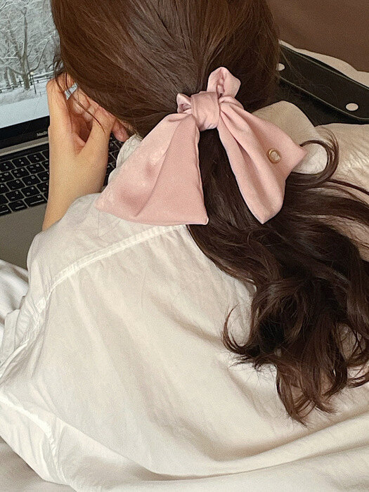 [단독]Vintage Mood Cameo Satin Ruffle Scrunchie [Pink]