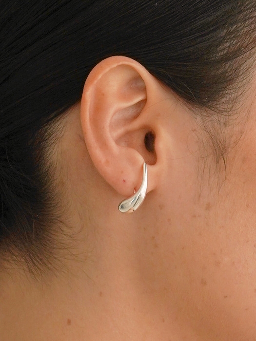 Curve Motion - Earring 02