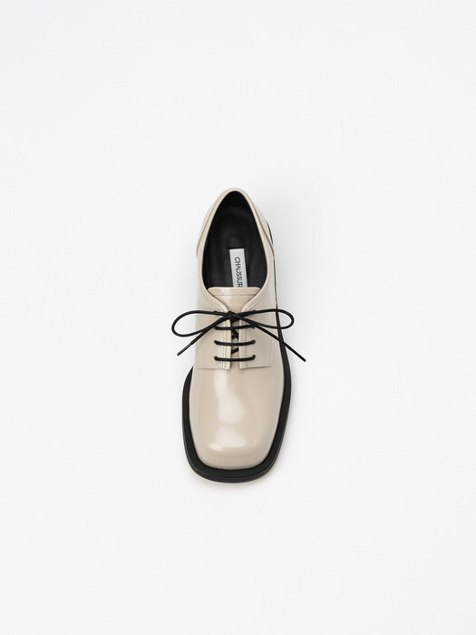 Madrigal Lace-up Derby Shoes in Cream Ivory Box
