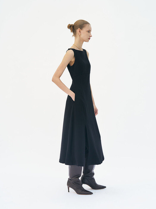 Sleeveless boat-neck slit long dress (Black)