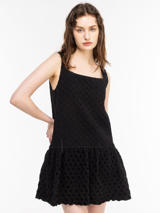 LOWRISE SLEEVELESS MINI DRESS_BLACK