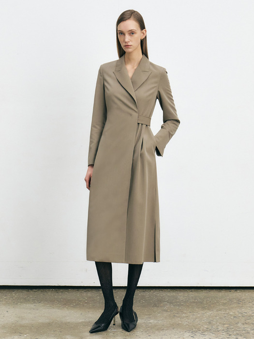 PLEATS DETAIL TAILORED DRESS [KHAKI][BLACK]