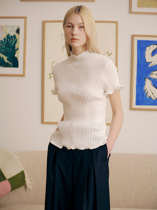 [Oasis] Cotton Pleats Short Pullover  White (WE4451C701)